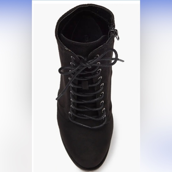 Wild Diva Vivian Block Heel Lug Platform Black Lace-Up Boots with Zip Up Sides - Picture 2 of 10